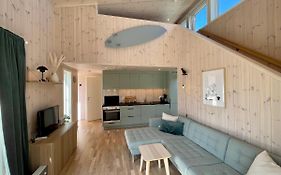 Fresh Hytte Ved Borestranden Med To Soverom Og Hems